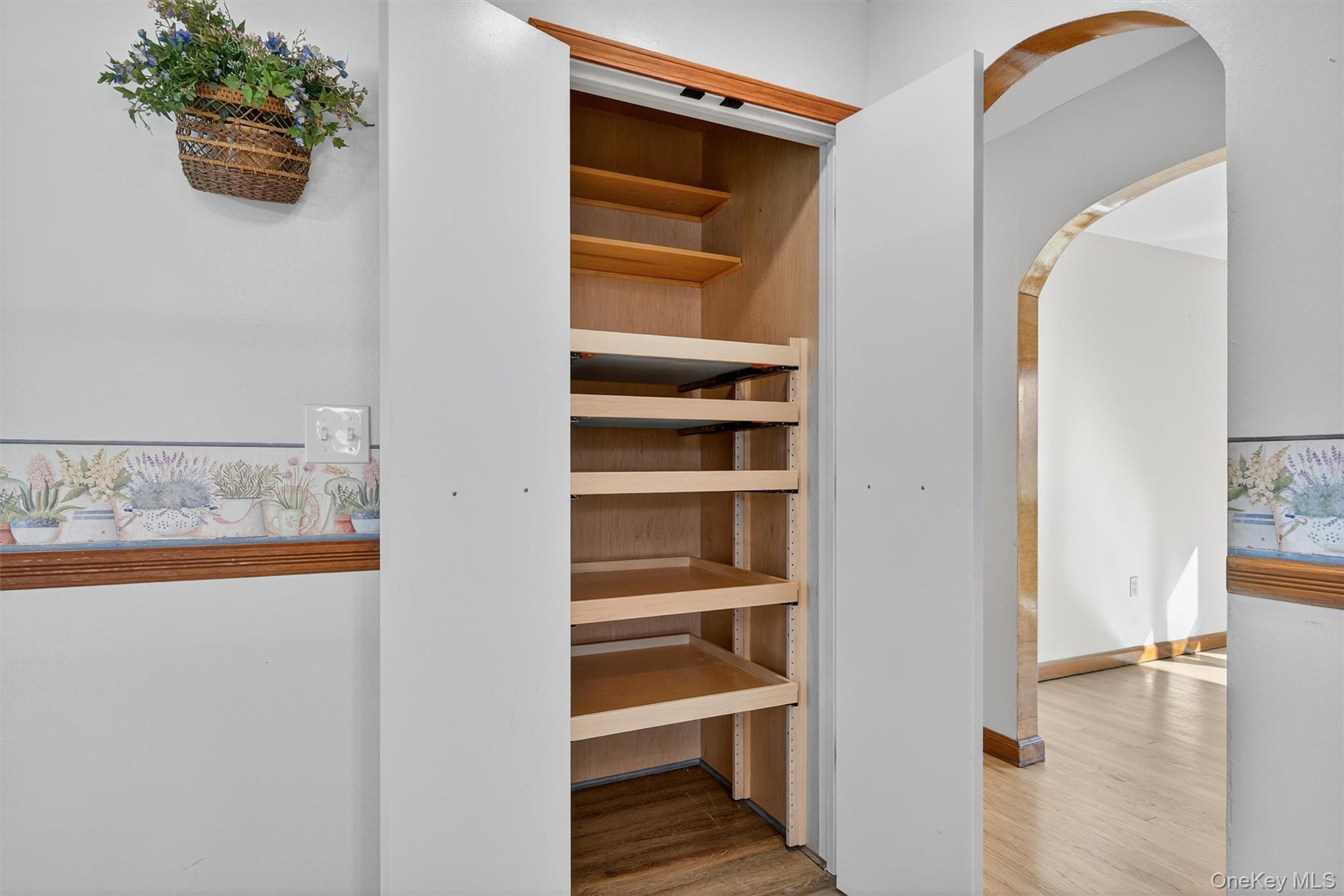 18 Oakland Avenue, Chester, NY 10918