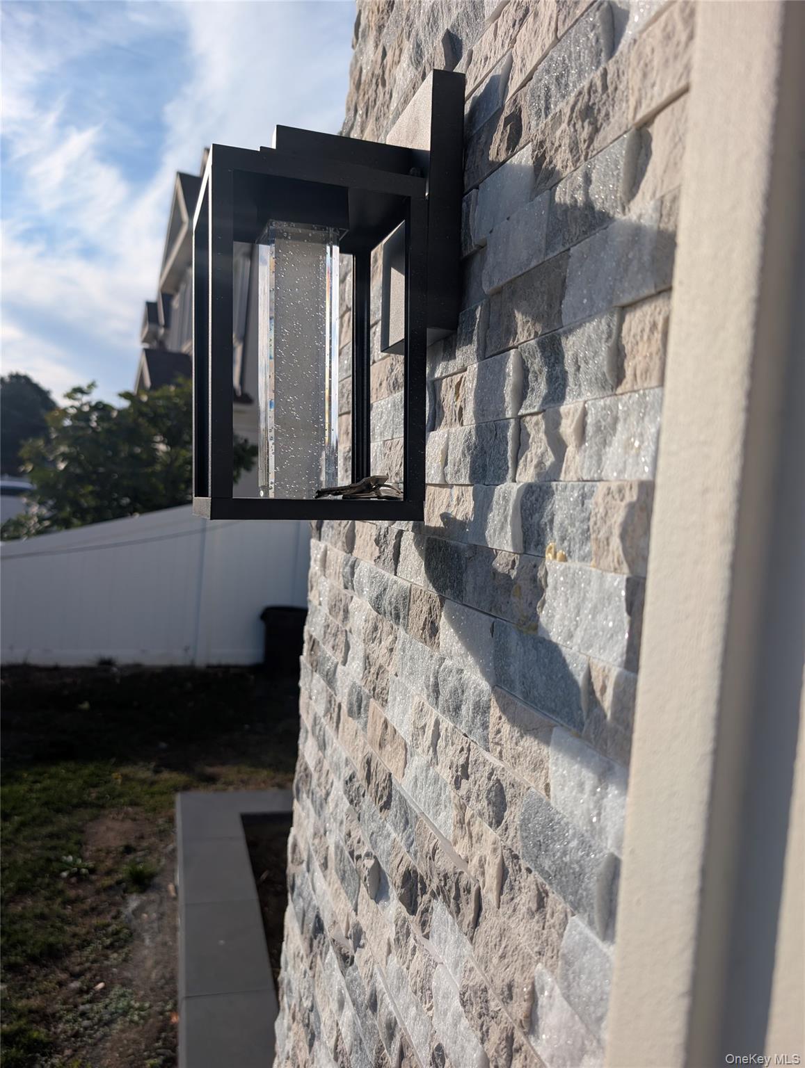 22 Murray Road, Hicksville, NY 11801