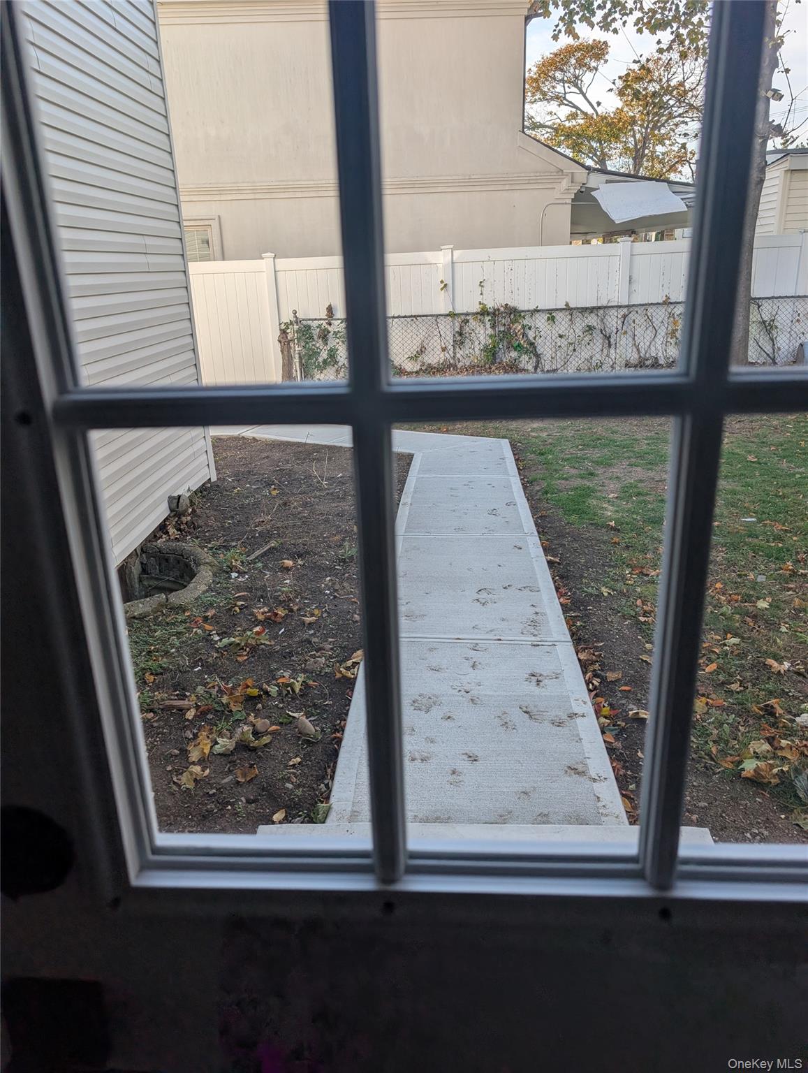 22 Murray Road, Hicksville, NY 11801