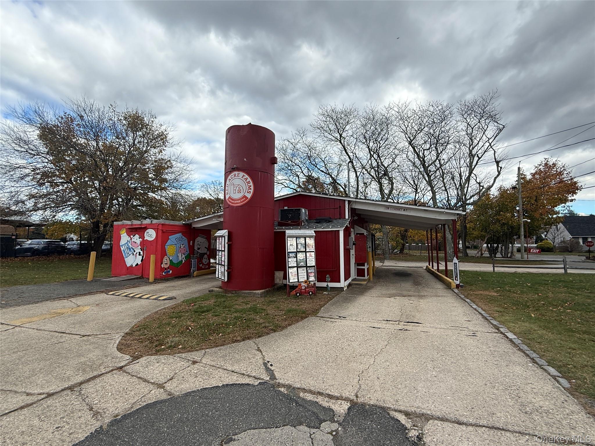 295 Lake Avenue, Saint James, NY 11780