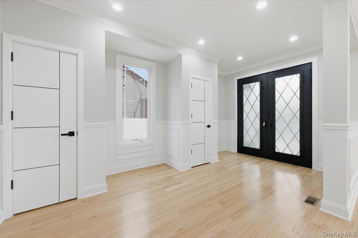 25 Countisbury Avenue, Valley Stream, NY 11580