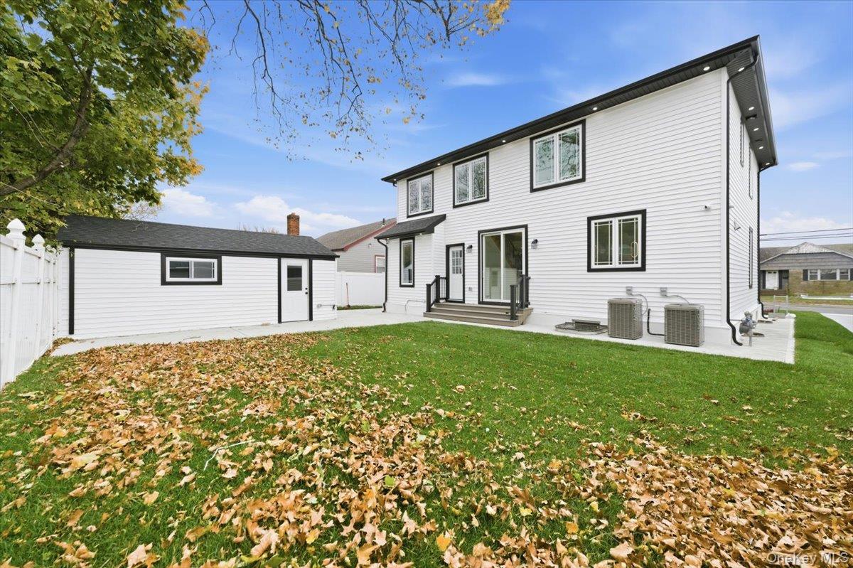 25 Countisbury Avenue, Valley Stream, NY 11580