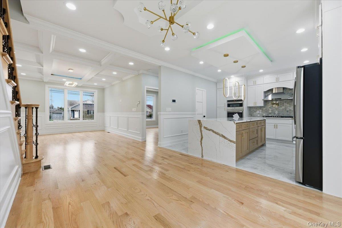 25 Countisbury Avenue, Valley Stream, NY 11580