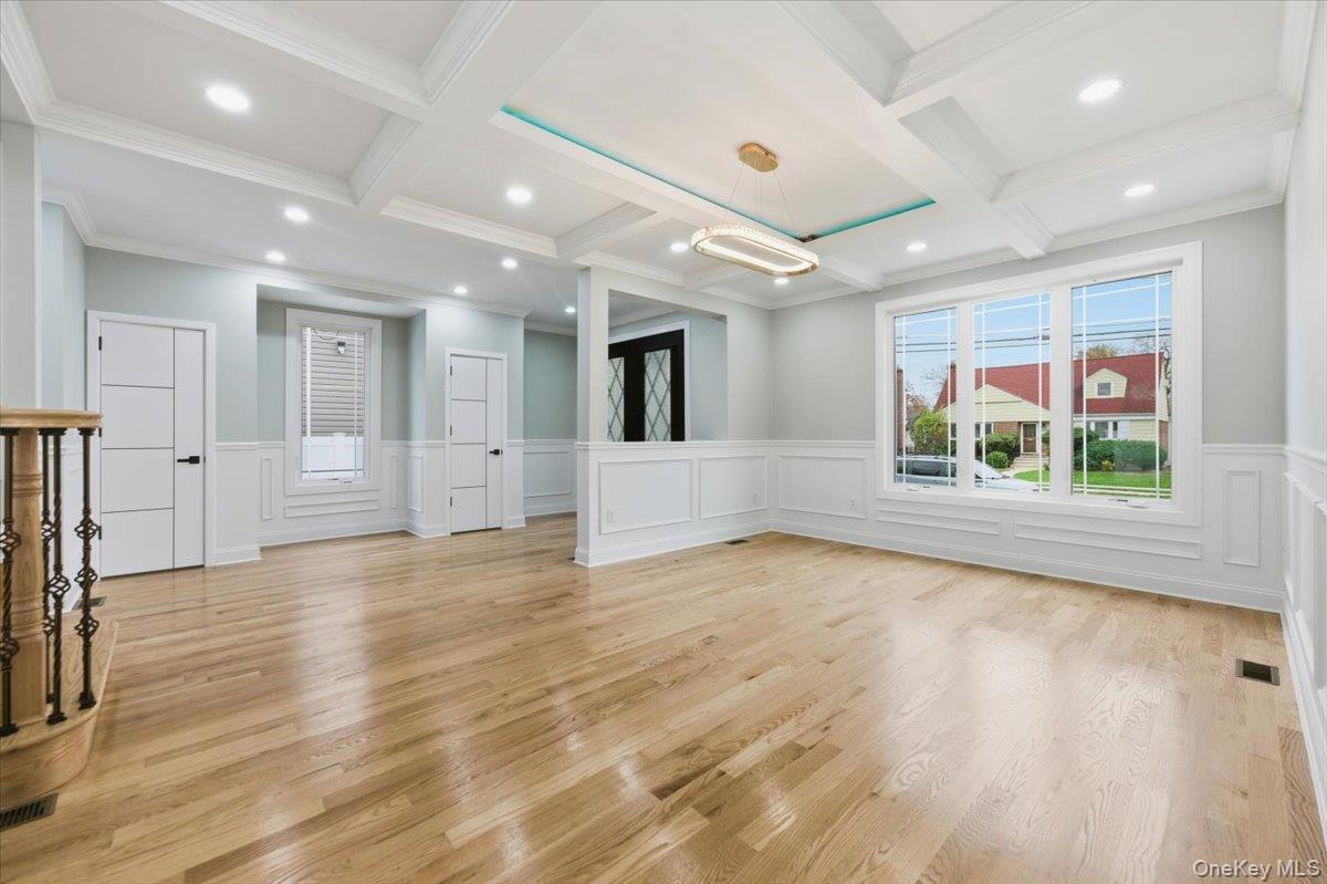 25 Countisbury Avenue, Valley Stream, NY 11580