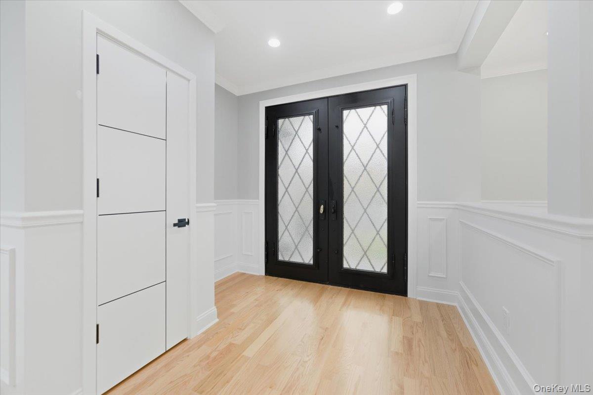 25 Countisbury Avenue, Valley Stream, NY 11580