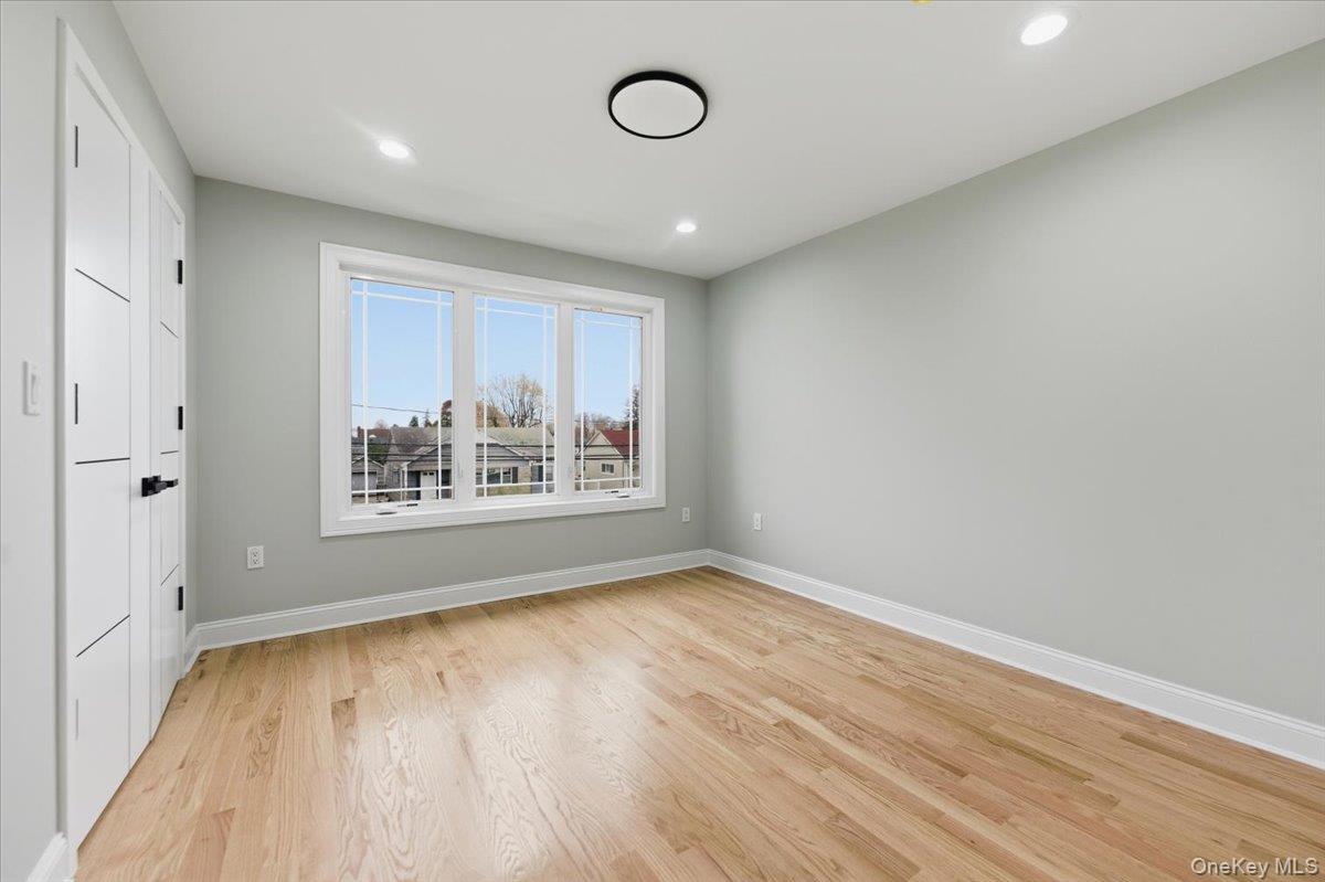 25 Countisbury Avenue, Valley Stream, NY 11580