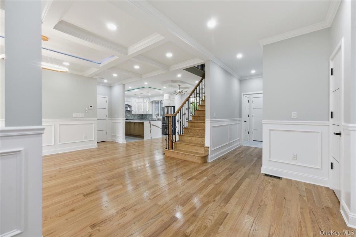 25 Countisbury Avenue, Valley Stream, NY 11580