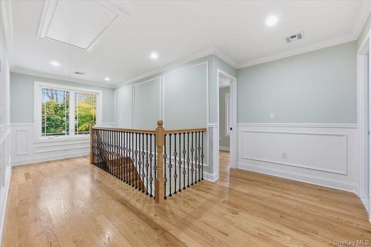 25 Countisbury Avenue, Valley Stream, NY 11580