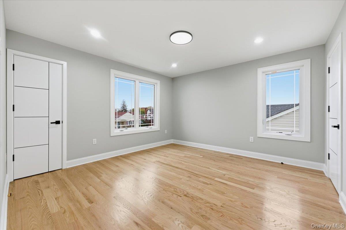 25 Countisbury Avenue, Valley Stream, NY 11580