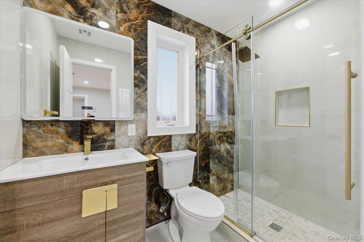 25 Countisbury Avenue, Valley Stream, NY 11580