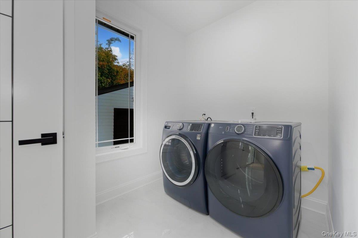 25 Countisbury Avenue, Valley Stream, NY 11580