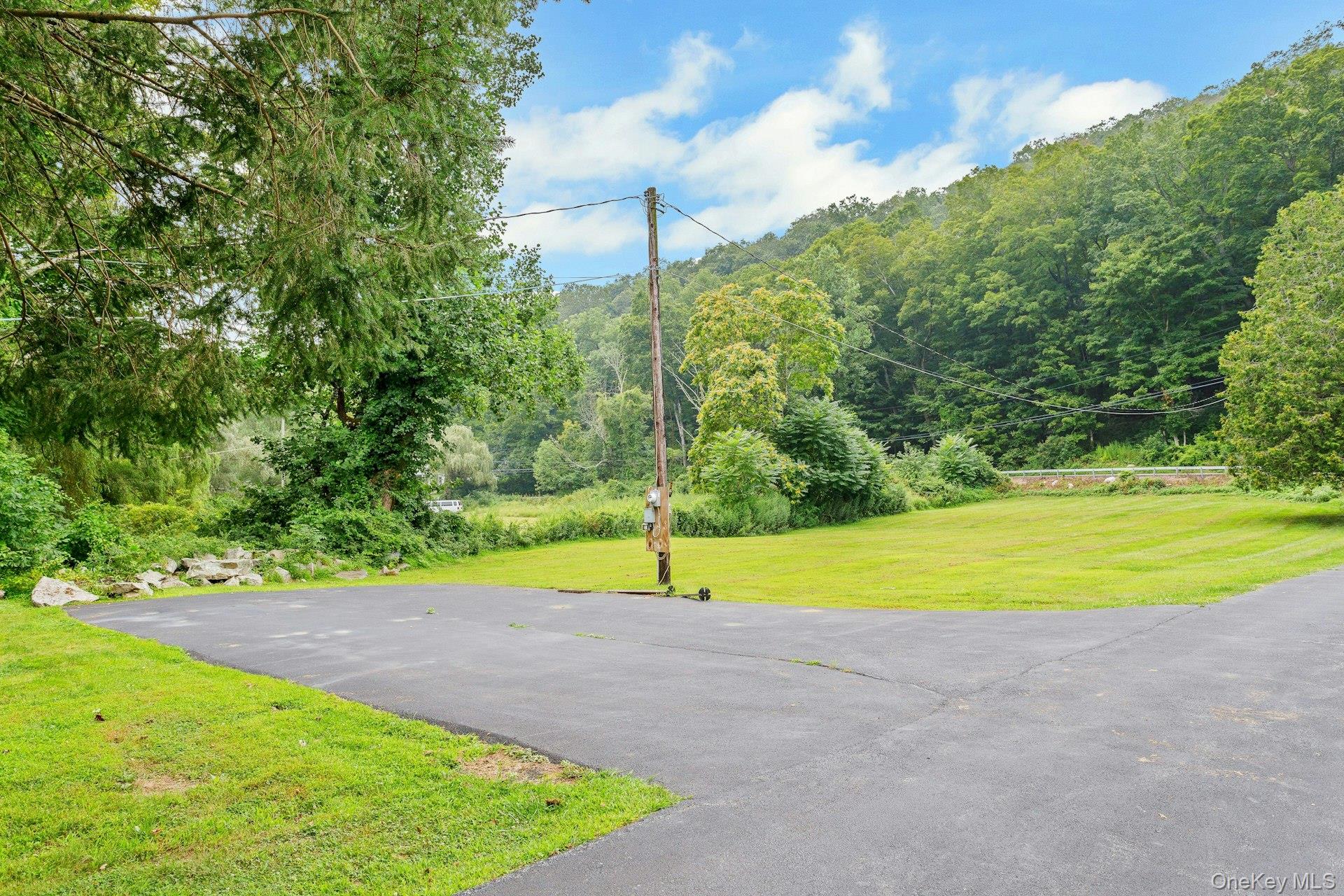 934 Peekskill Hollow Road, Carmel, NY 10579