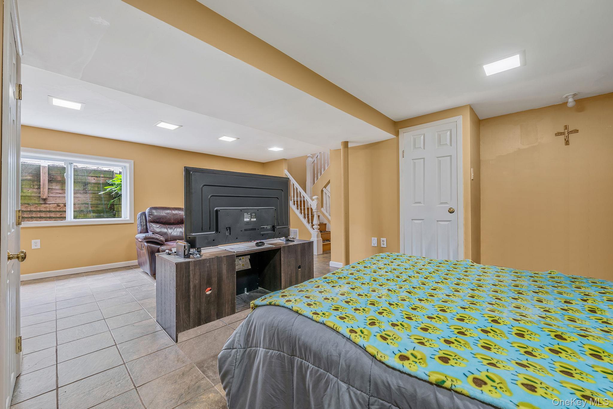 5 Willets Drive, Syosset, NY 11791