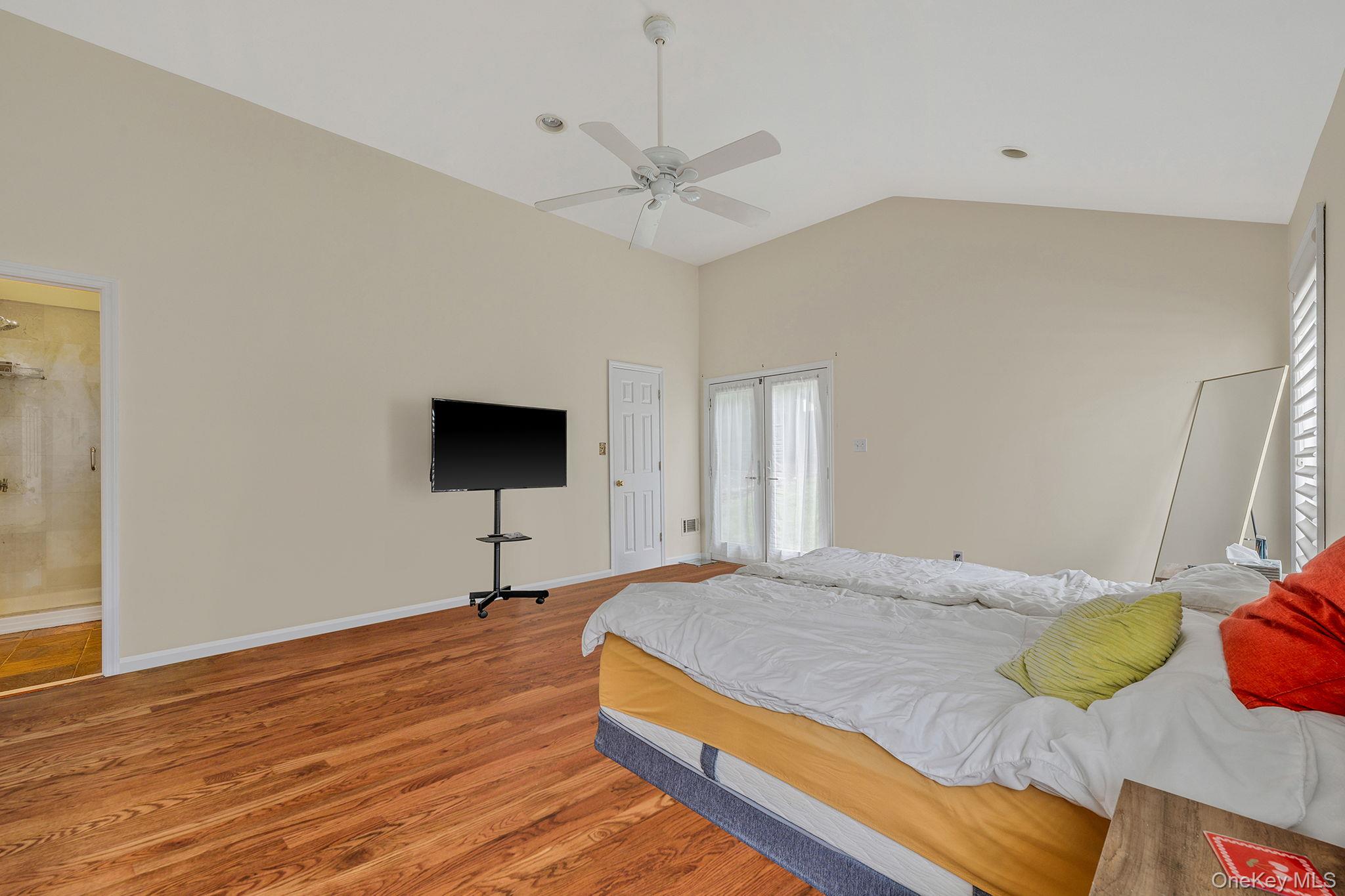 5 Willets Drive, Syosset, NY 11791