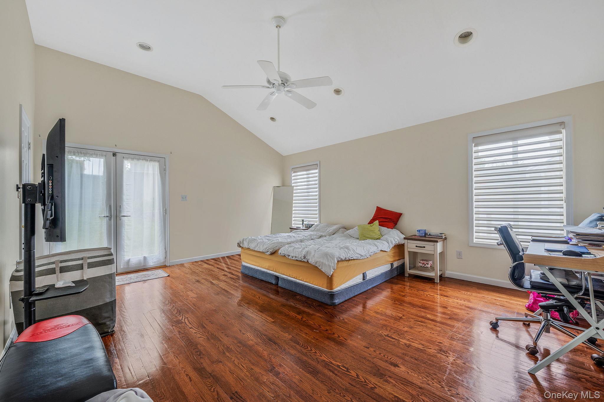 5 Willets Drive, Syosset, NY 11791