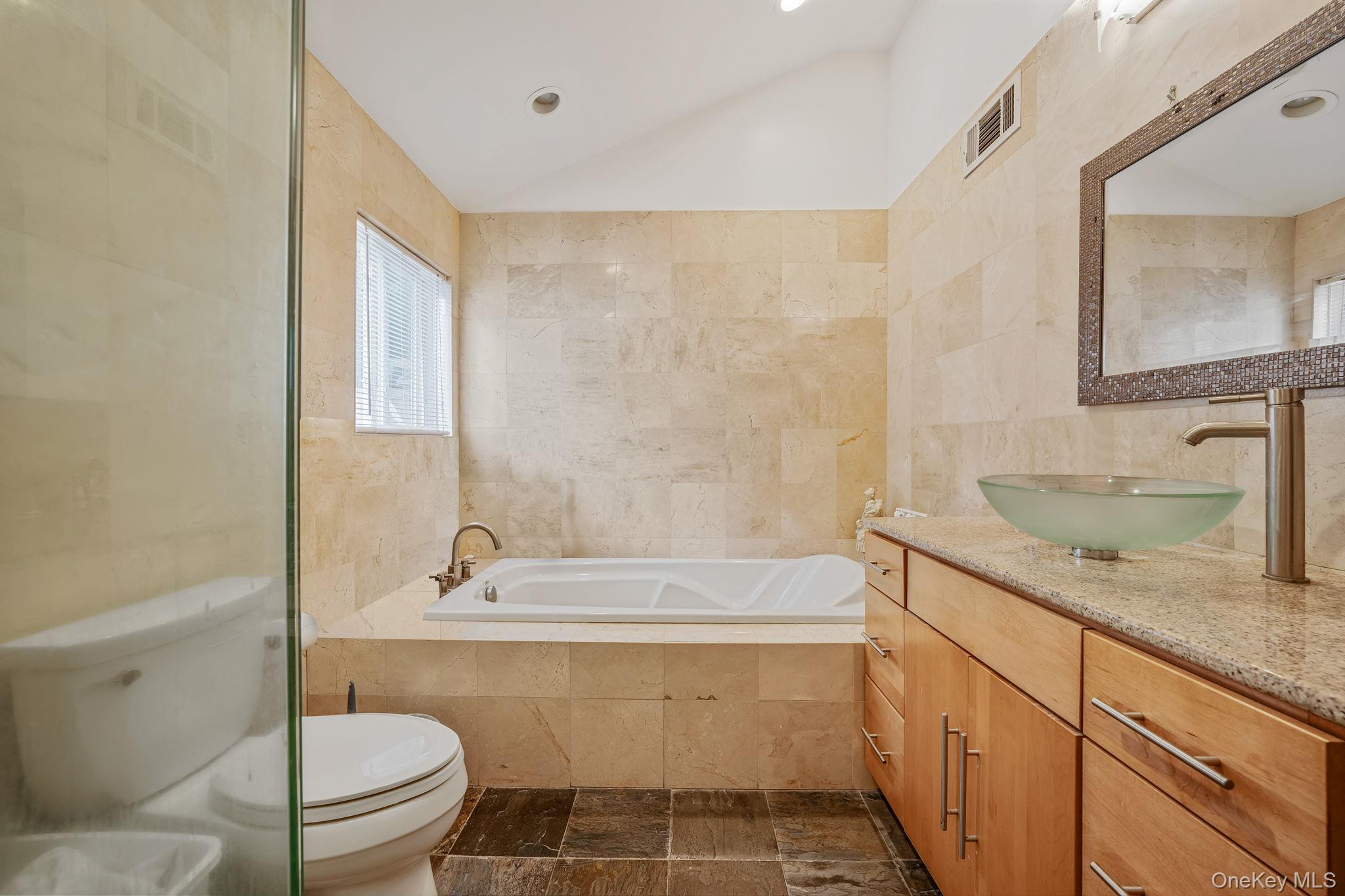 5 Willets Drive, Syosset, NY 11791