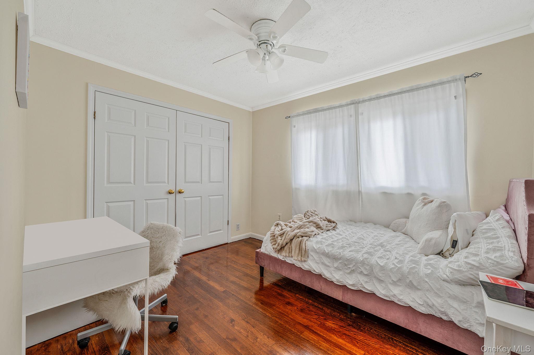 5 Willets Drive, Syosset, NY 11791