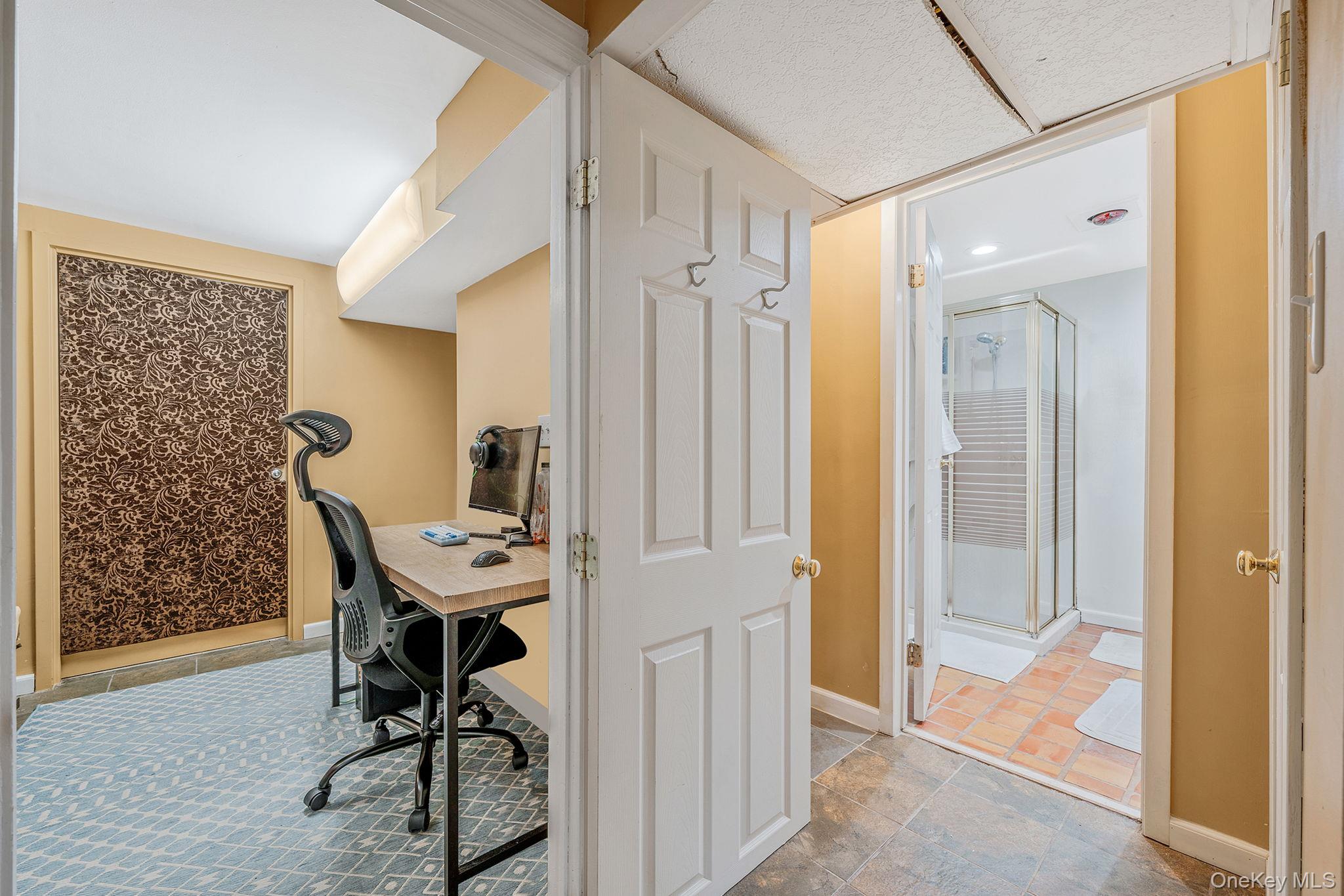 5 Willets Drive, Syosset, NY 11791