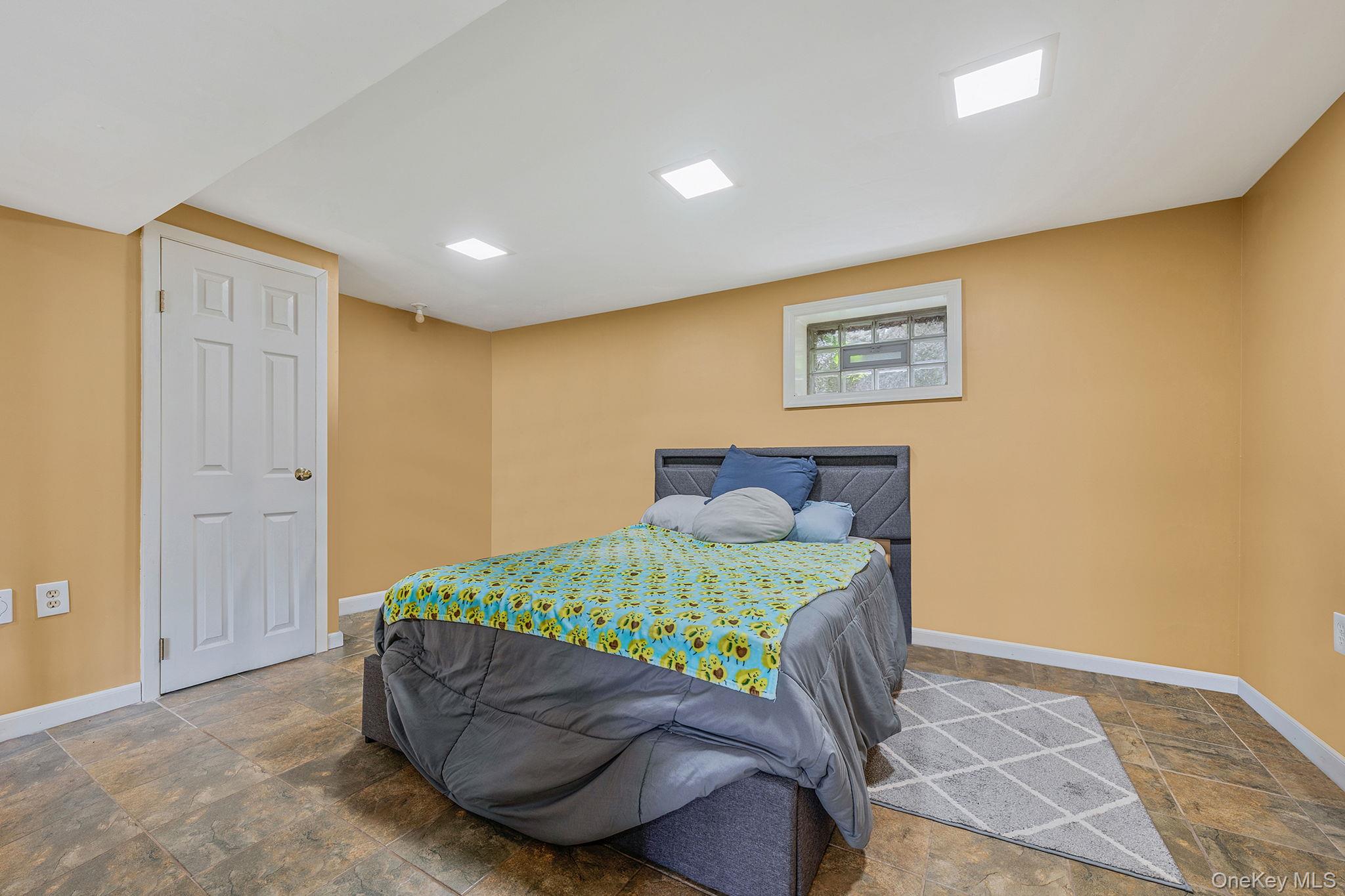 5 Willets Drive, Syosset, NY 11791