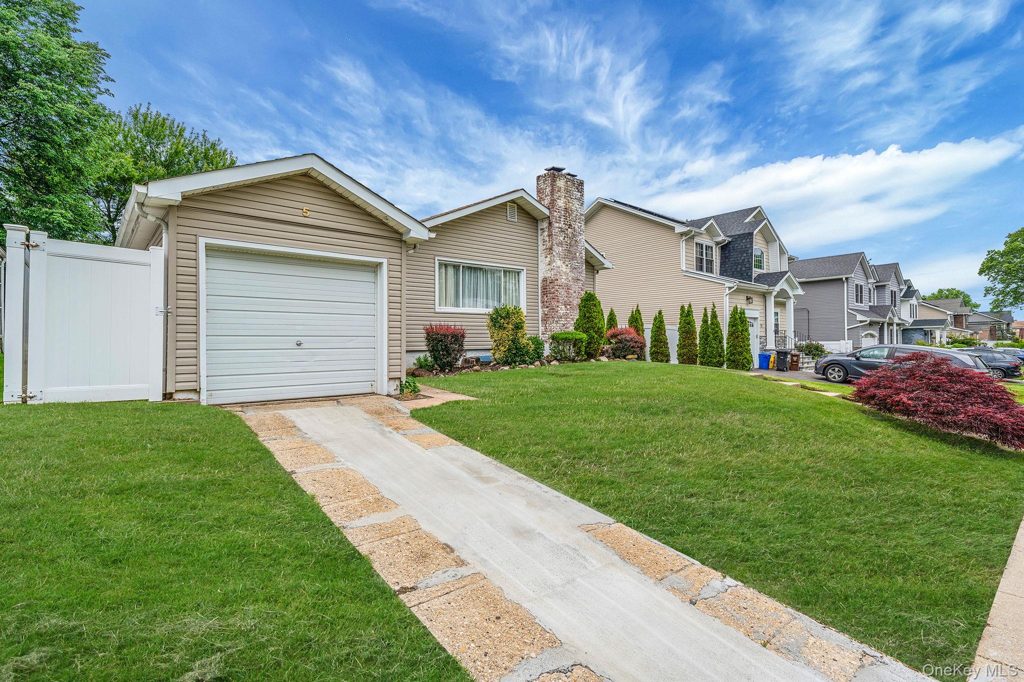 5 Willets Drive, Syosset, NY 11791