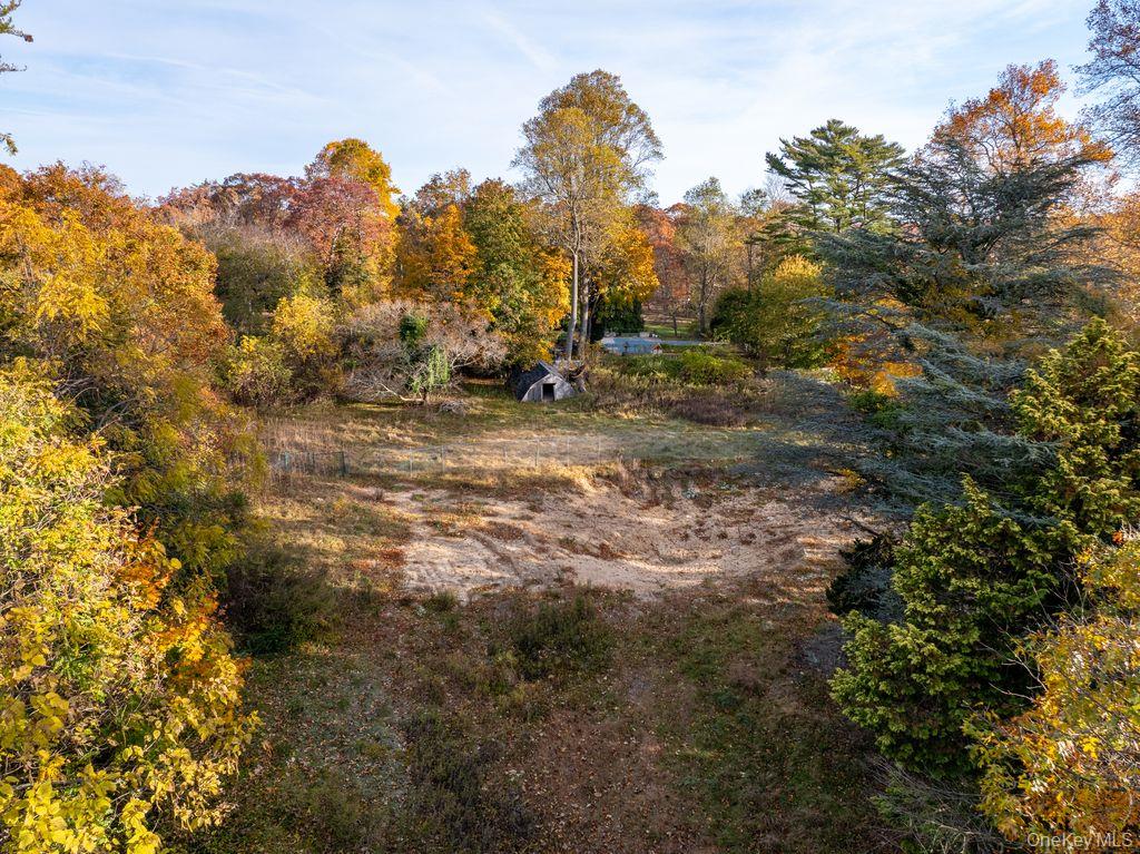 81 Old Broadway Avenue, Sayville, NY 11782