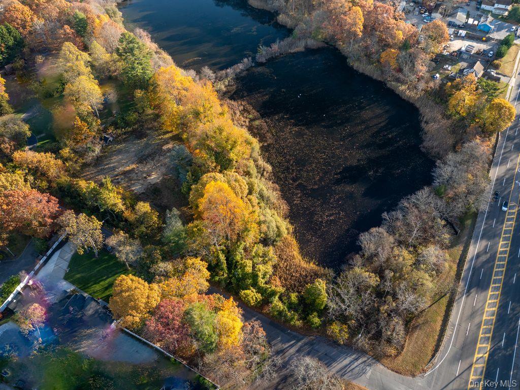 81 Old Broadway Avenue, Sayville, NY 11782