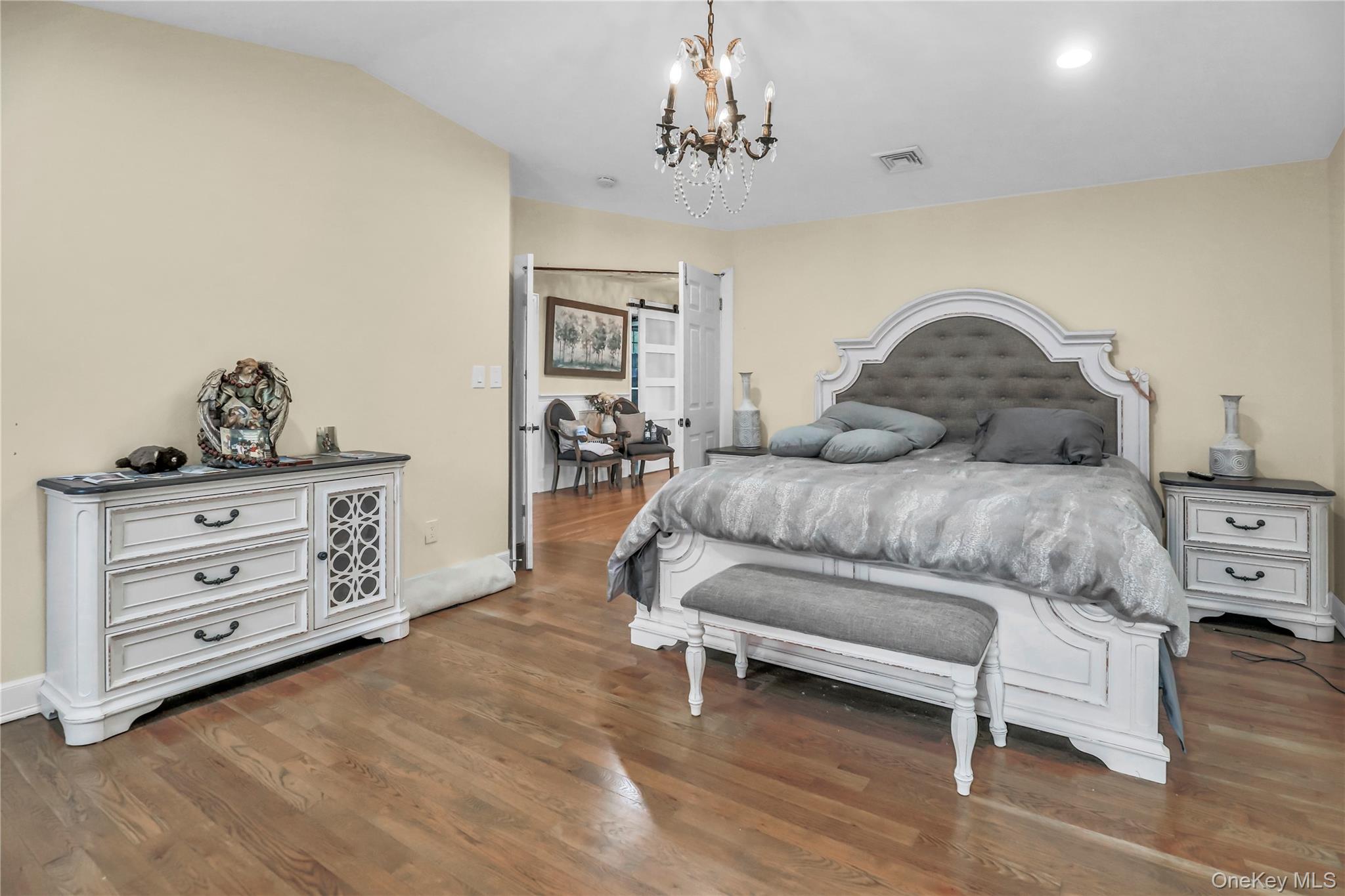 7 Sweet Briar Path, Lake Grove, NY 11755