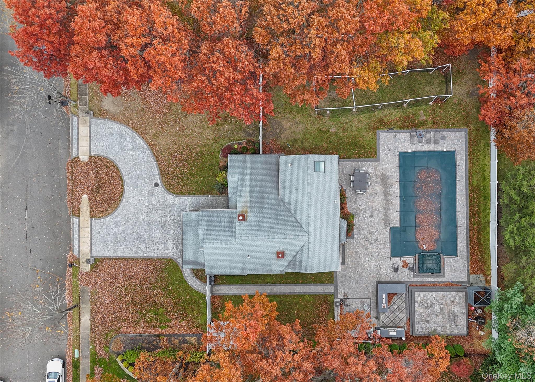 7 Sweet Briar Path, Lake Grove, NY 11755