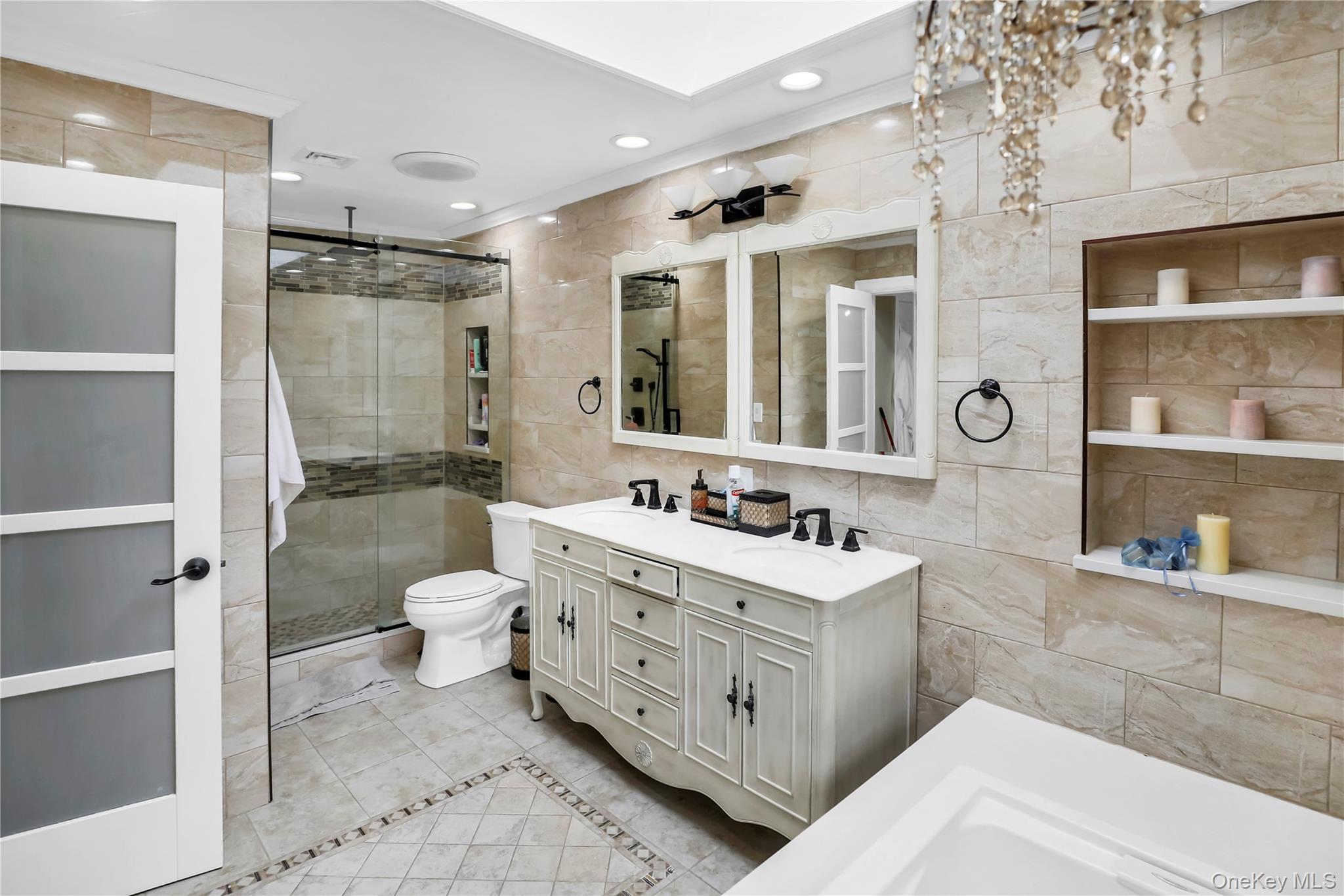 7 Sweet Briar Path, Lake Grove, NY 11755