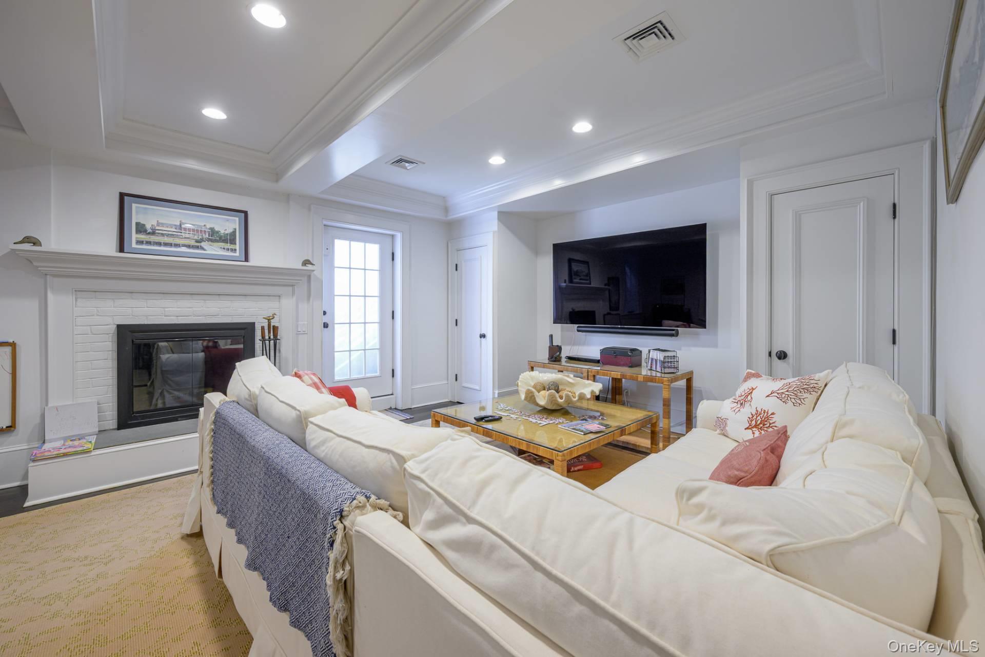 37 Huntington Lane, Water Mill, NY 11976