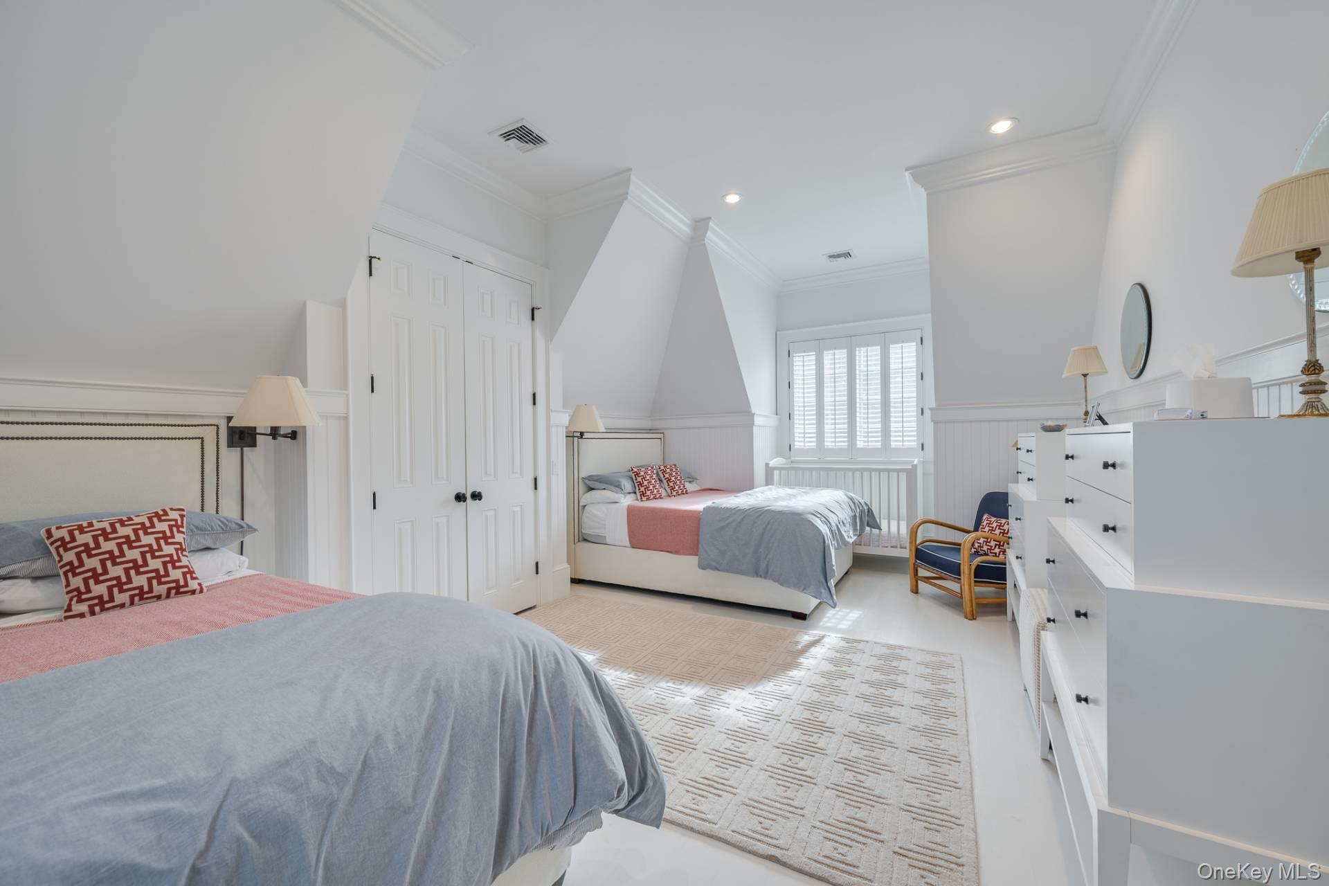 37 Huntington Lane, Water Mill, NY 11976