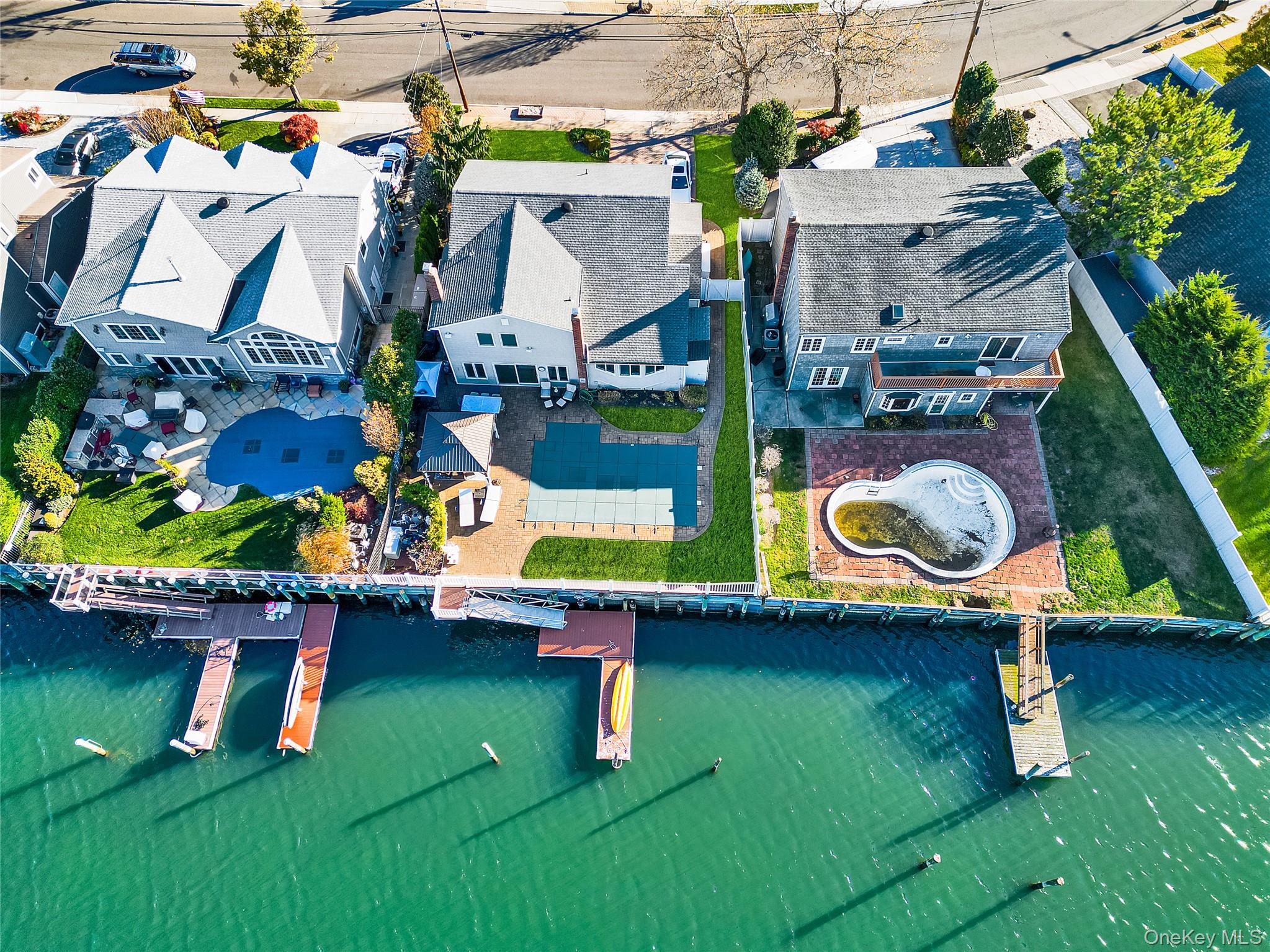 2848 Clubhouse Road, Merrick, NY 11566