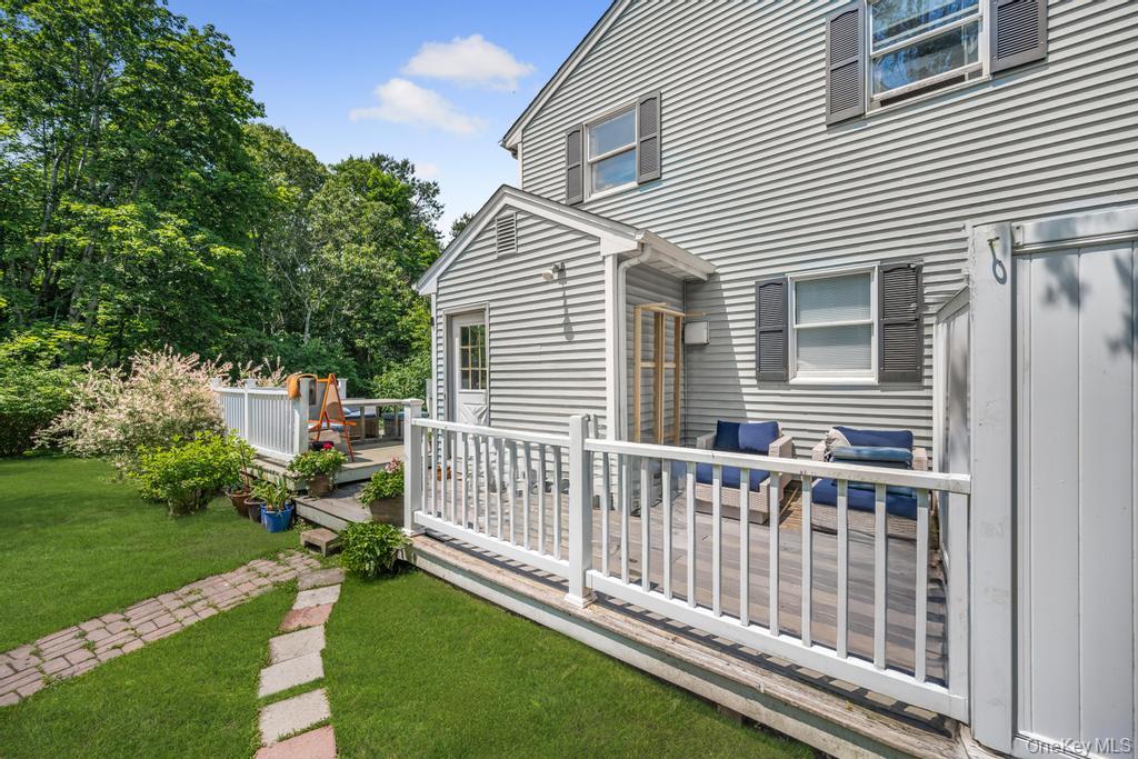 4 Cooks Lane, Westhampton, NY 11977