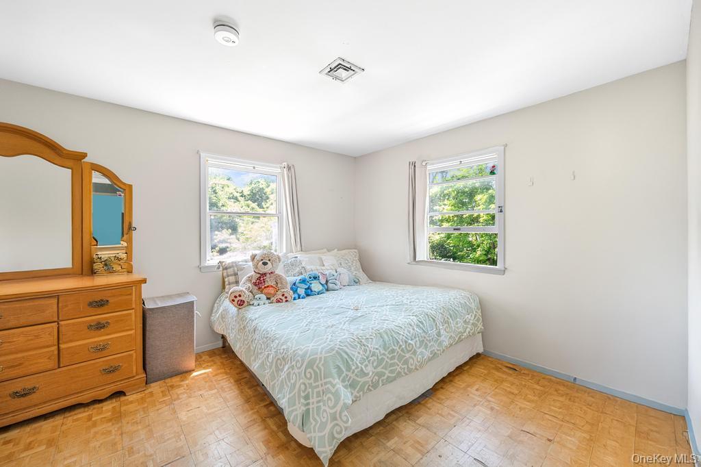 4 Cooks Lane, Westhampton, NY 11977