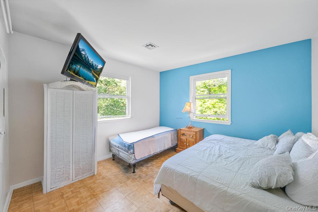 4 Cooks Lane, Westhampton, NY 11977