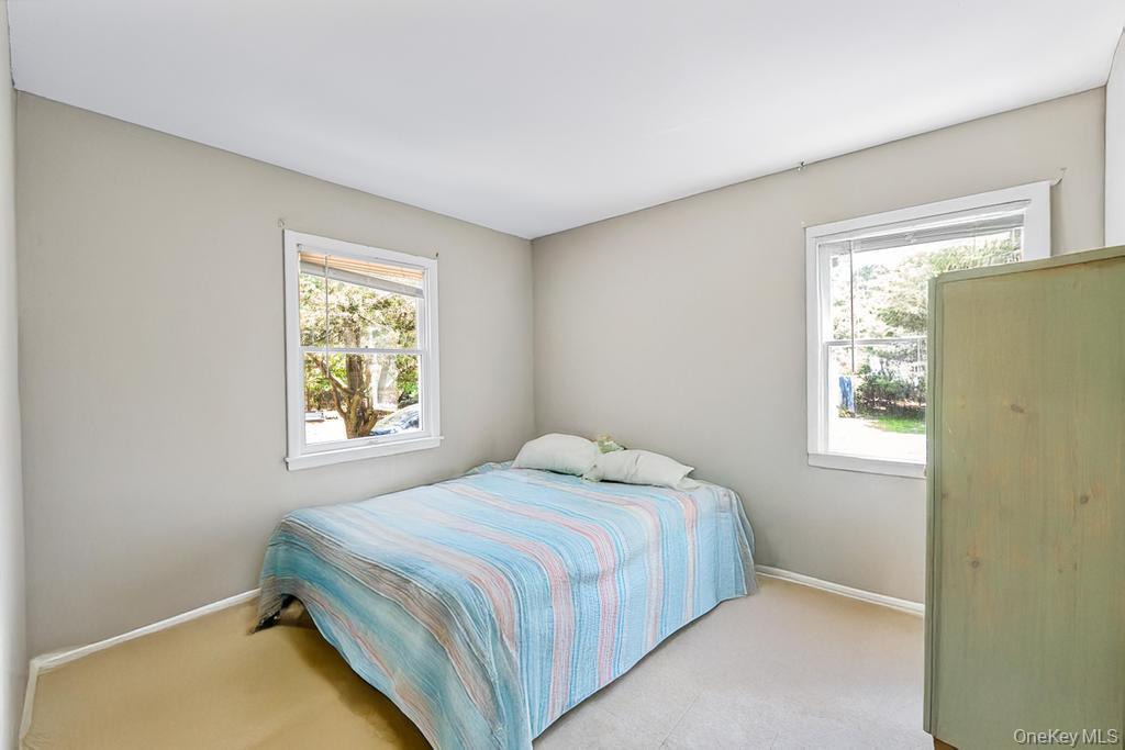 4 Cooks Lane, Westhampton, NY 11977