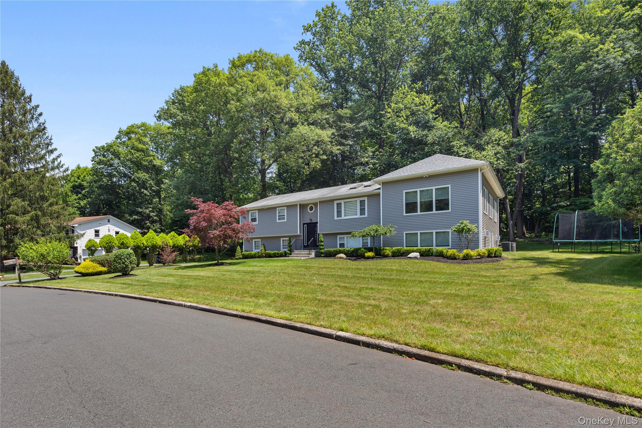 29 Skylark Drive, Monsey, NY 10977