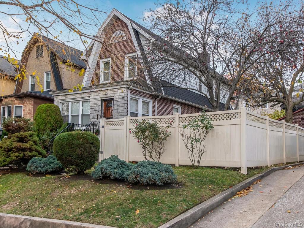 1813 Willow Lane, Bronx, NY 10461