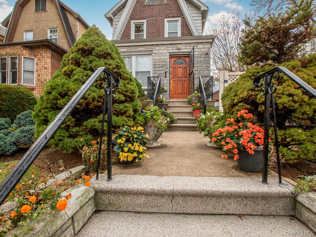 1813 Willow Lane, Bronx, NY 10461