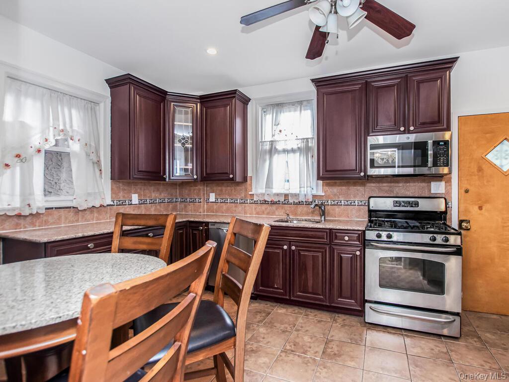 1813 Willow Lane, Bronx, NY 10461