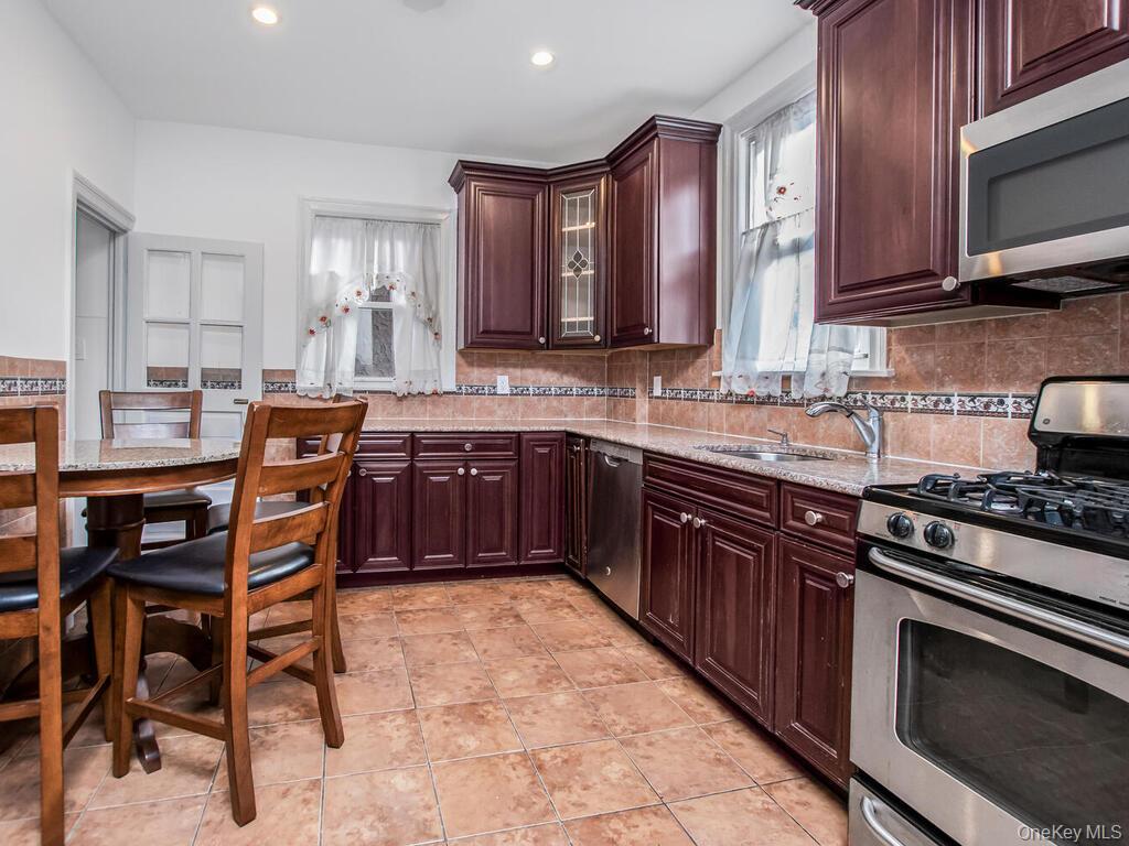 1813 Willow Lane, Bronx, NY 10461