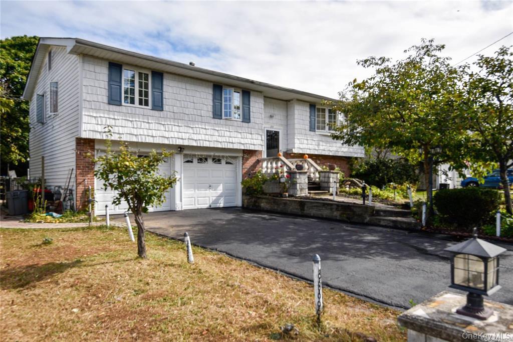 29 Andover Drive, Deer Park, NY 11729