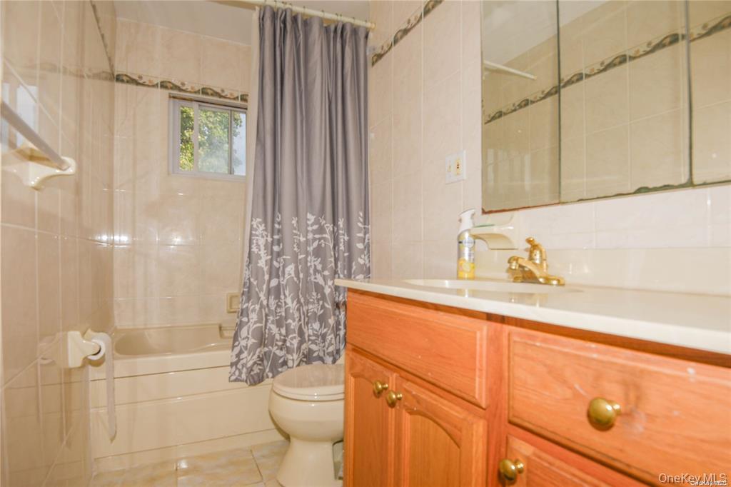 29 Andover Drive, Deer Park, NY 11729