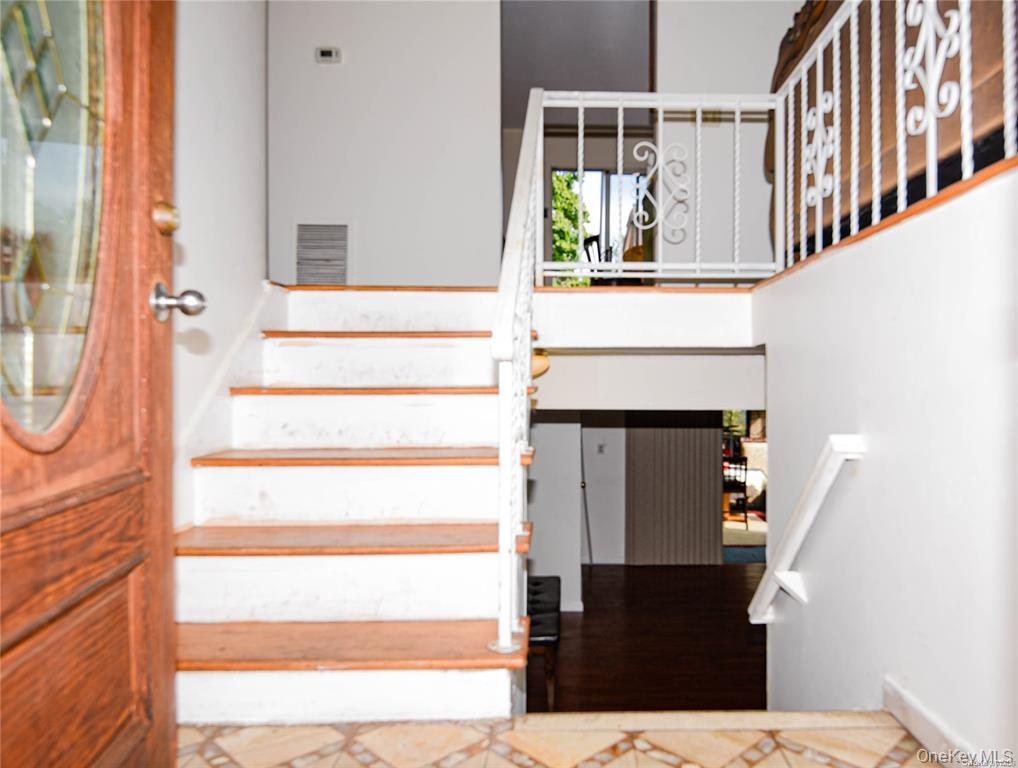 29 Andover Drive, Deer Park, NY 11729