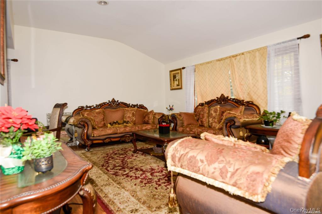 29 Andover Drive, Deer Park, NY 11729