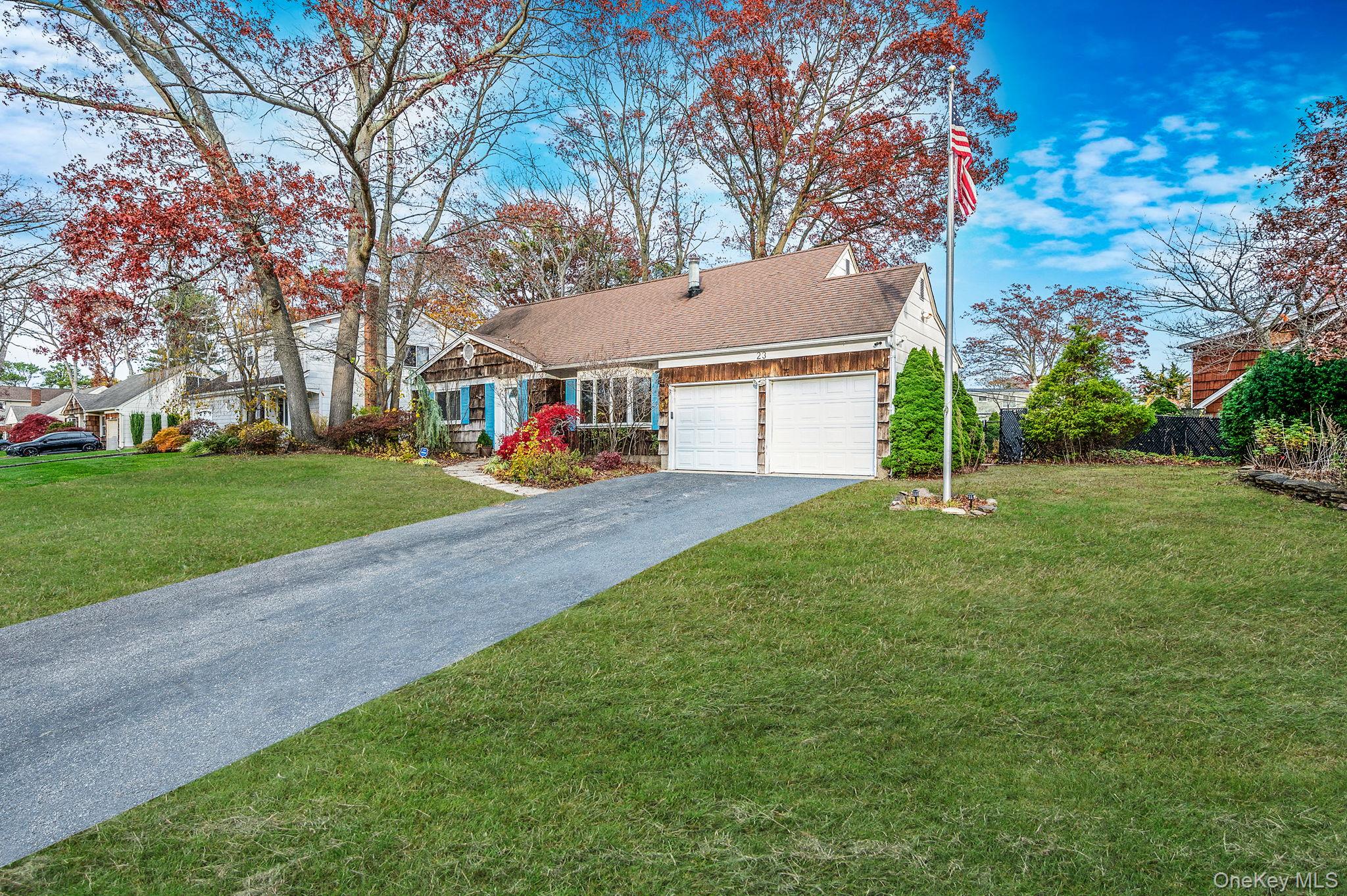 23 Dellmarie Lane, Nesconset, NY 11767