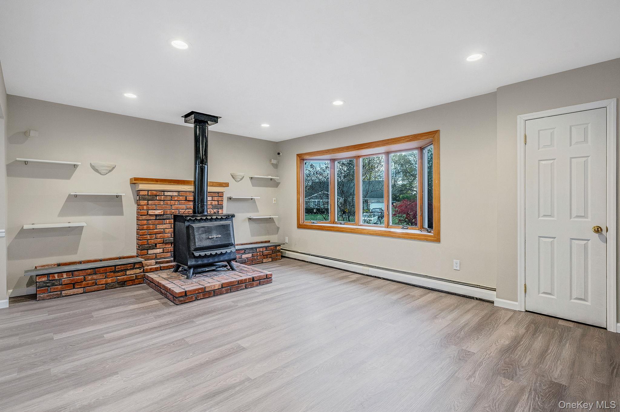 23 Dellmarie Lane, Nesconset, NY 11767