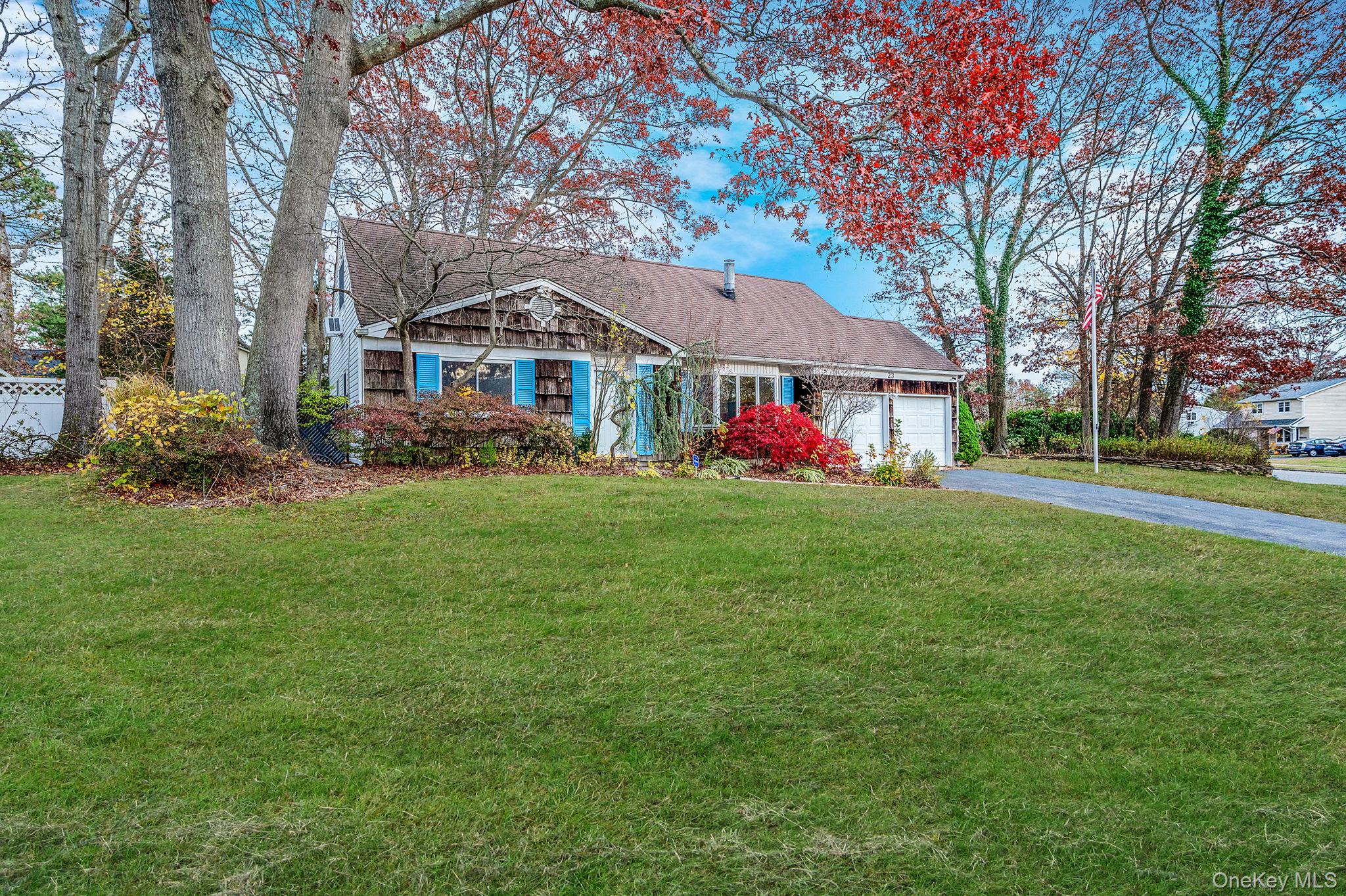 23 Dellmarie Lane, Nesconset, NY 11767