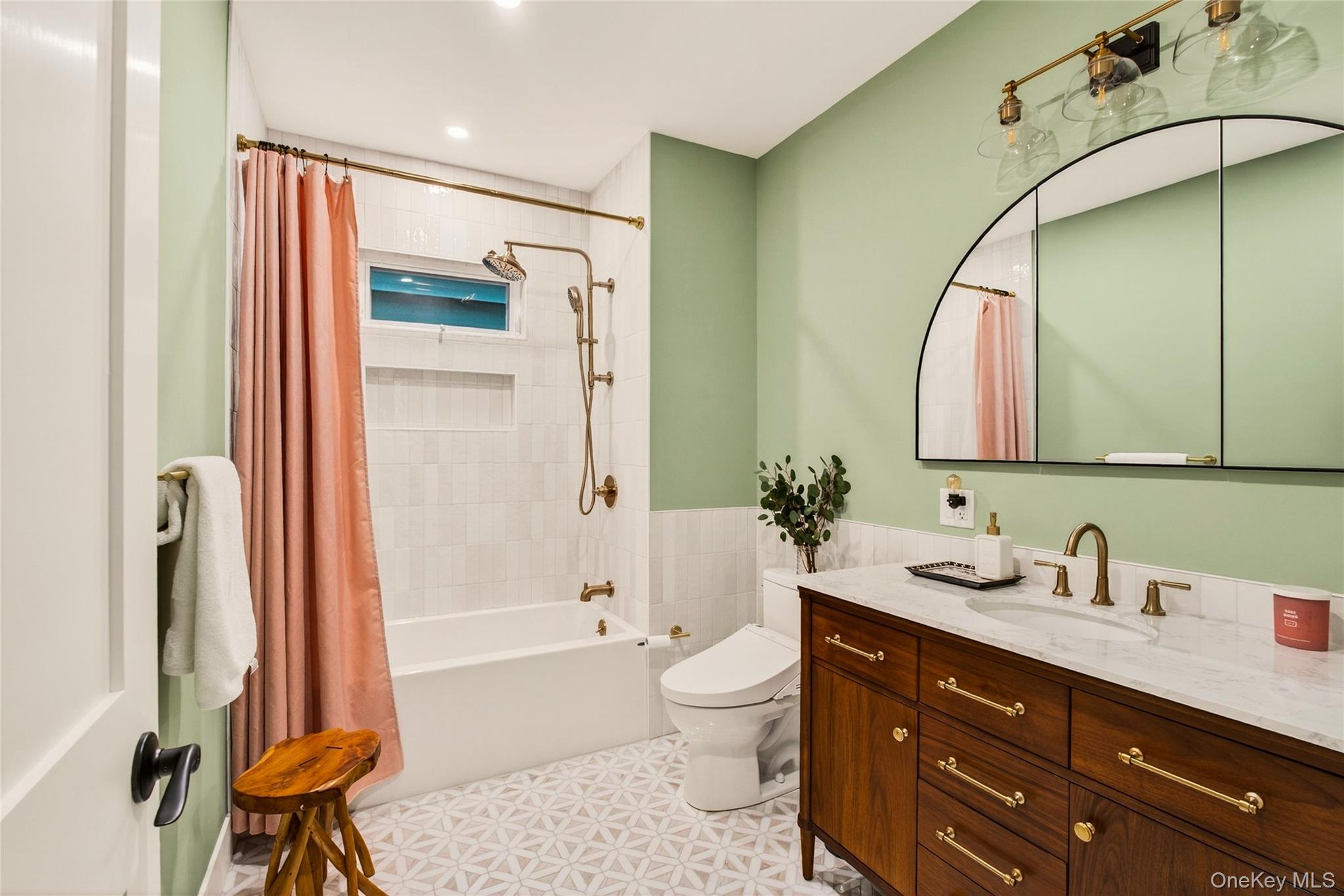 19 8th Street, Hudson, NY 12534