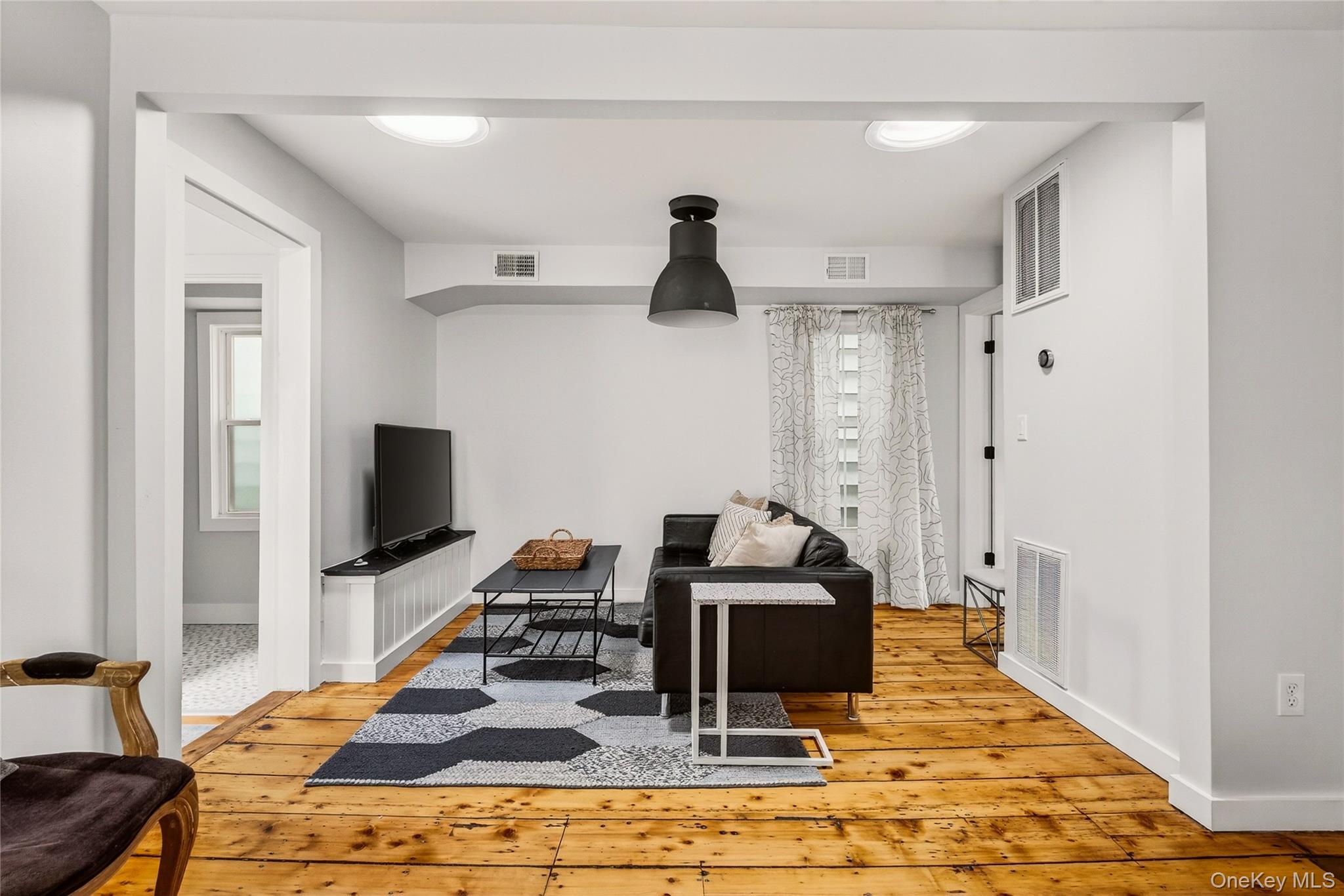 19 8th Street, Hudson, NY 12534